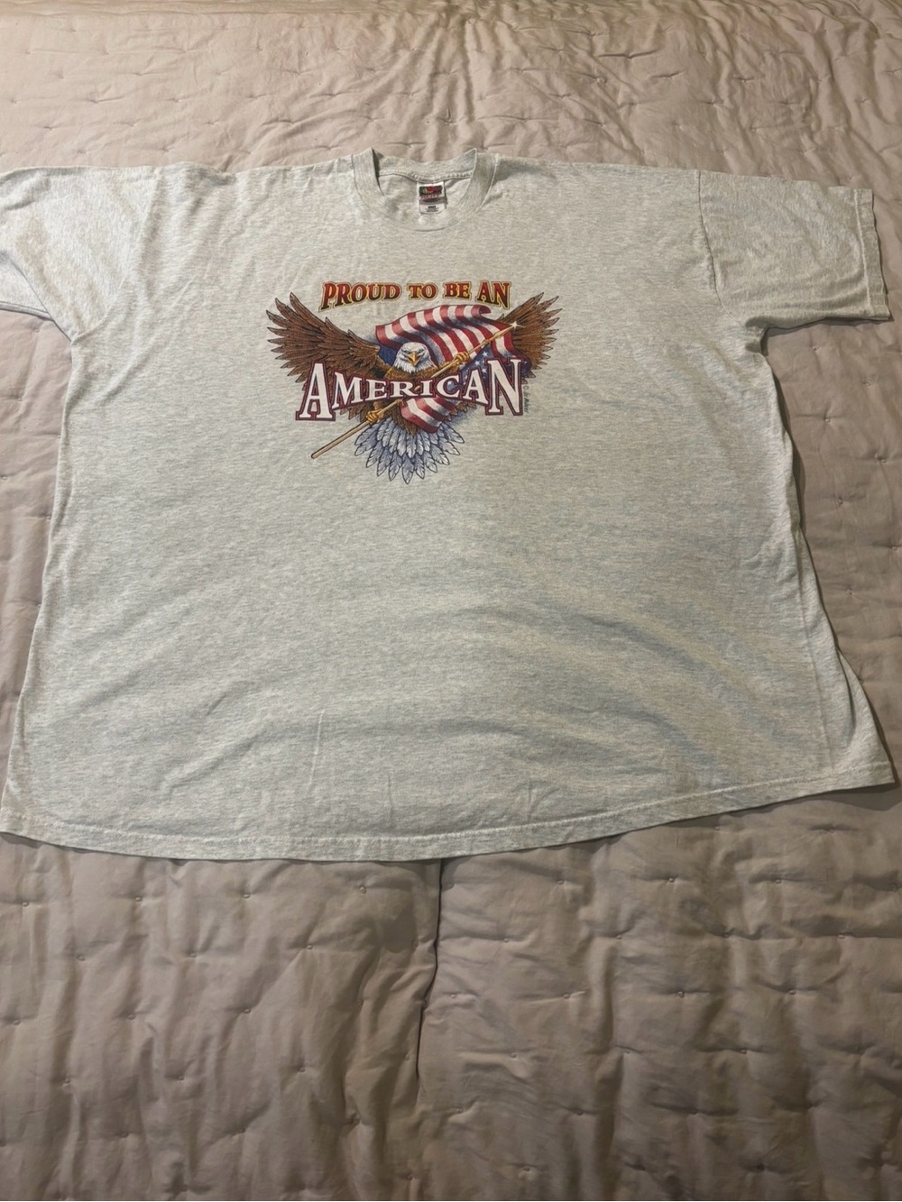 Fruit of the Loom Heavy Cotton tag on light gray shirt1340